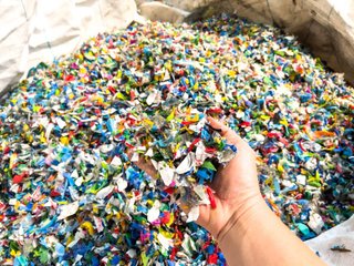 ベトナム再生プラスチック市場が成長へ： 2032年までに27.5億ドルから42.2億ドルへ 」