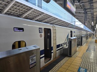 小6がJR夜行バスの中で寝ながら移動