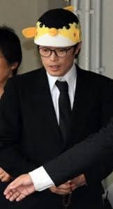 米倉涼子の弔問ファッションこれはありなの？