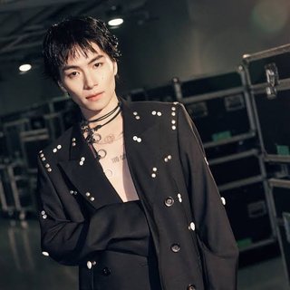 ｢選挙に行こ！悪政を倒せ！」人気歌手､政治投稿でフォロワー減「なんでそんなことで減るねん｣と愚痴