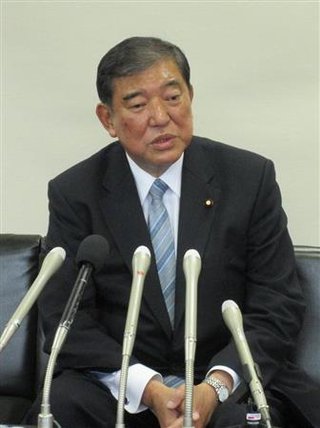 石破氏「トランプ大統領とゴルフしたりトランプタワーに行ったりする必要はない」