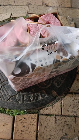 交差点にミスドとチリシ落としたの誰？