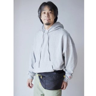 ひろゆき氏「ひろゆきの超合理的パラシュートウエストポーチBOOK」を発売