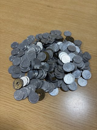 家中に散らばってる小銭を3ヶ月集めるとこんなに集まる
