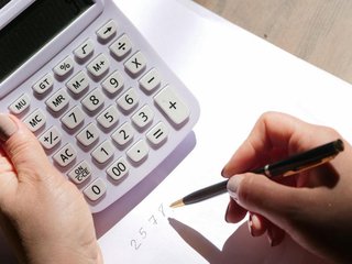 ｢まるで後進国」日本と比べ“増加率”が約2.7倍に…社会保険料が10年間で2倍に達した韓国