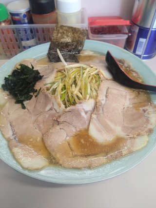 交差点にラーメン落ちてた