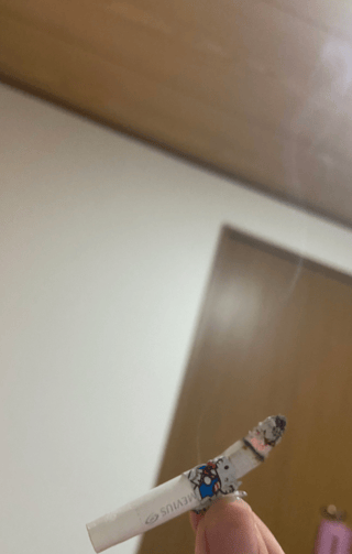 タバコ吸いたいけどお金がないから買えない