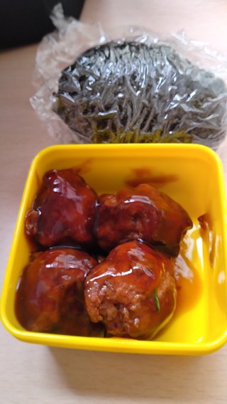 お弁当見せてください