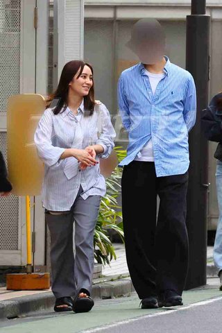 岡田結実が結婚へ　お相手は一般男性、見た目も性格も父親とは真逆？都心のカフェでのペアルックデート