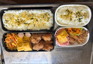 お弁当見せてください