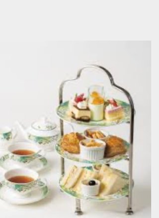 アフタヌーンティー🫖って数人で食べるの？