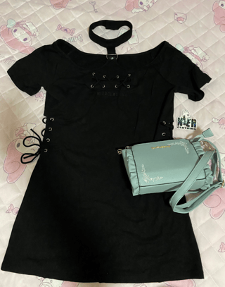 ニーアのめちゃくちゃお洒落で可愛らしいバッグと洋服を買った