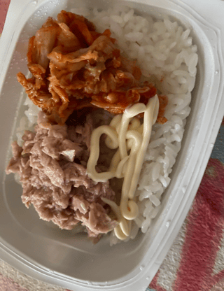 夜食食べるんだけど飯テロさせて下さい！