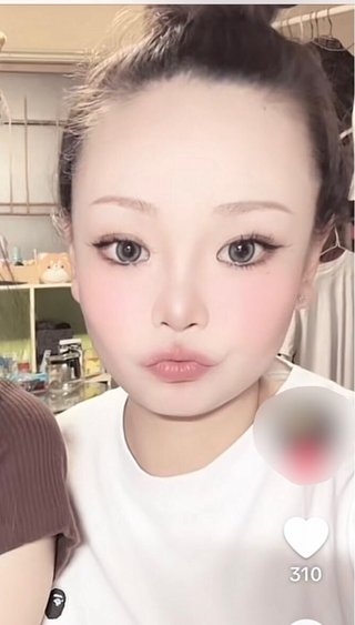 旦那が、最近物価高だからテーブルとイス廃止して売却。犬食いするようにって