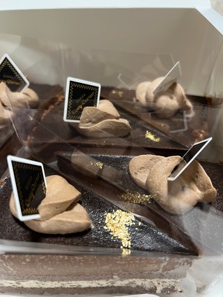 &#x{11:F8E2};なんでもいｰから&#x{11:F8E2};