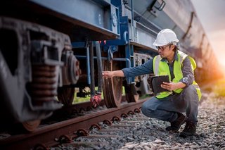 鉄道保守管理システム市場、2031年に320億米ドルを予測、年平均成長率11.2%