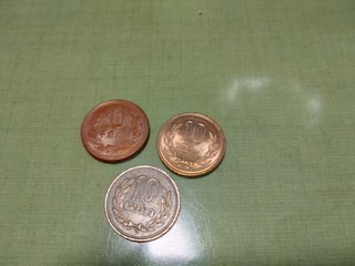 お釣りがオモチャのお金だった