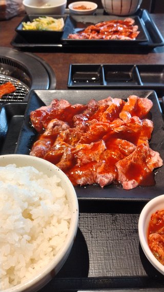 ダラ奥の昼食なに?