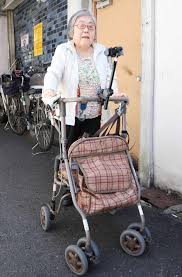 生活保護受給者「孫にお年玉渡せないのは''健康で文化的な最低限の生活"ではない！もっと金くれ！｣