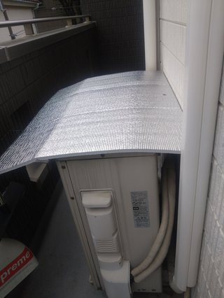 ついにウチにも室外機カバーがやってきた