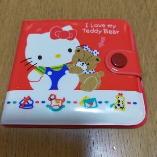 小学生の時に使ってたキティちゃんの財布を画像でも良いので探して😣