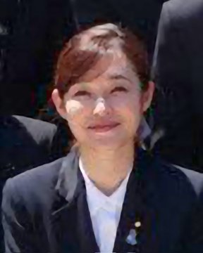 参政党は遠足気分で靖国神社で大はしゃぎ