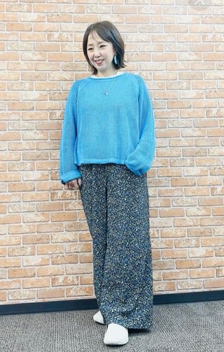 服装は若い子寄りなのに振り返ったら顔はオバサンな人