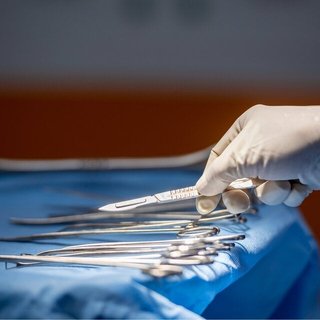 手術の必要がない子宮と卵巣を摘出し続けて莫大な利益をあげていた…富士見産婦人科事件の闇