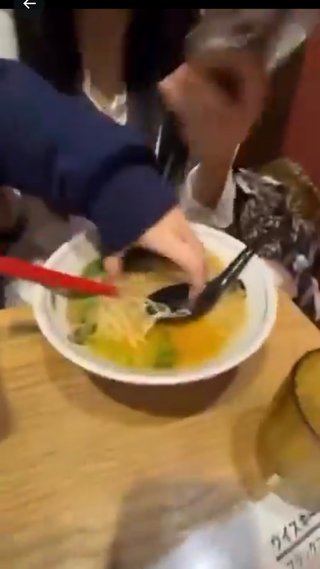 くら寿司で「レーンのすしを素手で」「しょうゆ差しから直飲み」動画拡散…店舗と実行者は特定