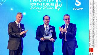 日本のノーベル賞ダブル受賞に脱帽の韓国　反省､反省､また反省！