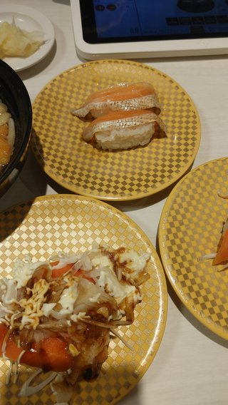 昨日スロットで浮いたお金で魚べいに来た😣