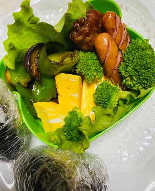 お弁当見せてください