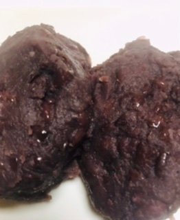 家でお菓子作り。