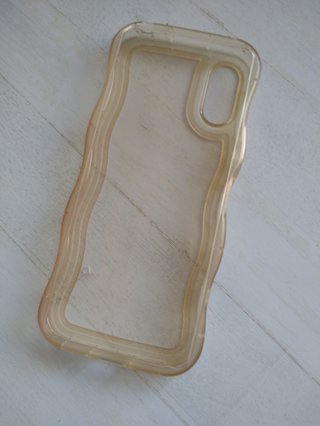 スマホケース半年でこれ