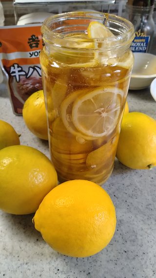 なんかどうでもいいこと聞かせてくれない？