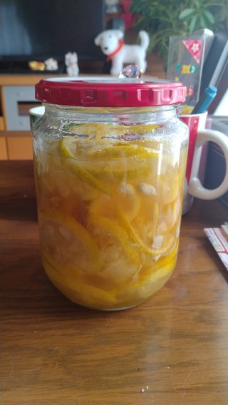 なんかどうでもいいこと聞かせてくれない？