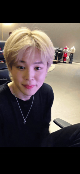 ソン・ダウンがBTS・JIMINと家でデート？　顔出し動画アップ