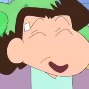 頭が痛いからこめかみに湿布貼ってるけど