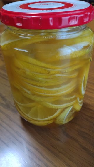 なんかどうでもいいこと聞かせてくれない？