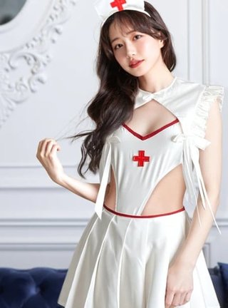 なんでこうゆうコスプレあんだよ