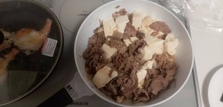 今日の昼はすき焼き