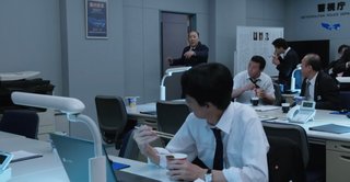 警察の人のご飯てカップ麺が多いの？