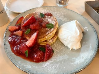 ブルジョアだからパンケーキ食べるワ