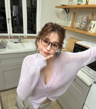鈴木奈々って豊胸？