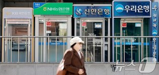 韓国経済､半導体回復の陰で自営業者の借金が年収の3倍超に