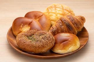 朝の菓子パンで｢顔の魅力度｣が最大7割下がる　フランスのモンペリエ大学などが研究