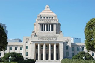 国旗損壊罪法案　衆院･内閣委で可決