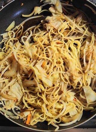 今夜の夕飯は焼きそばだよ！羨ましい？