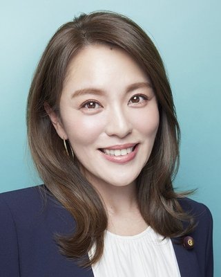 今井絵理子が副大臣に初起用