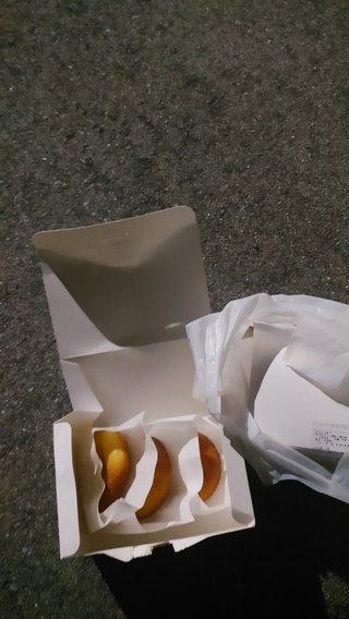 交差点でベイクド🍩拾ったよ？